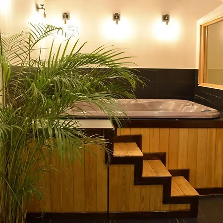 Bahus Bed & Breakfast 4*