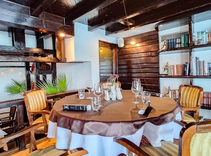 住宿加早餐酒店 Bahus 4*